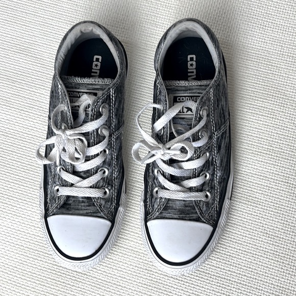 Converse Madison Low Top Sneakers - Picture 2 of 9